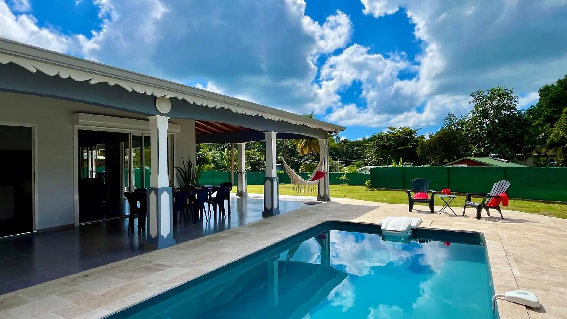 Villa Avec Grand Jardin Et Piscine Le Gosier